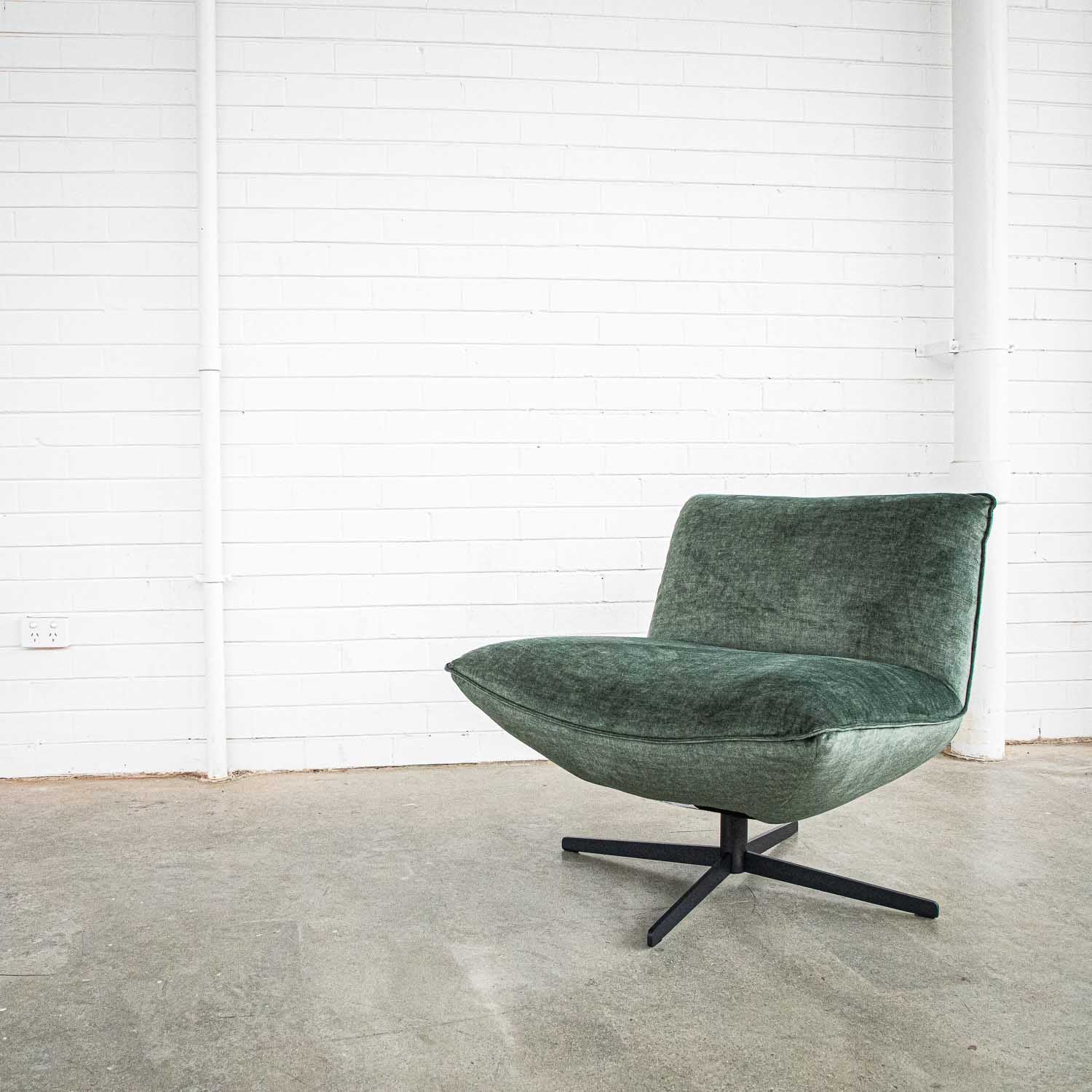 Global Vogue Velvet Swivel Chair